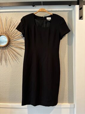 Preview Collection Black Short-Sleeve Sheath Dress